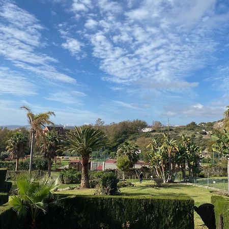 Bahia De Casares Lejlighed Estepona Eksteriør billede