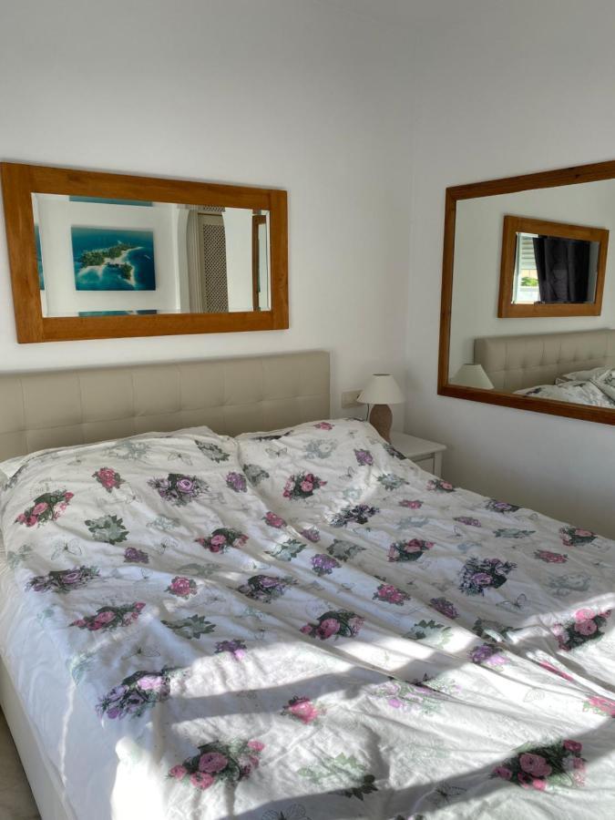 Bahia De Casares Lejlighed Estepona Eksteriør billede