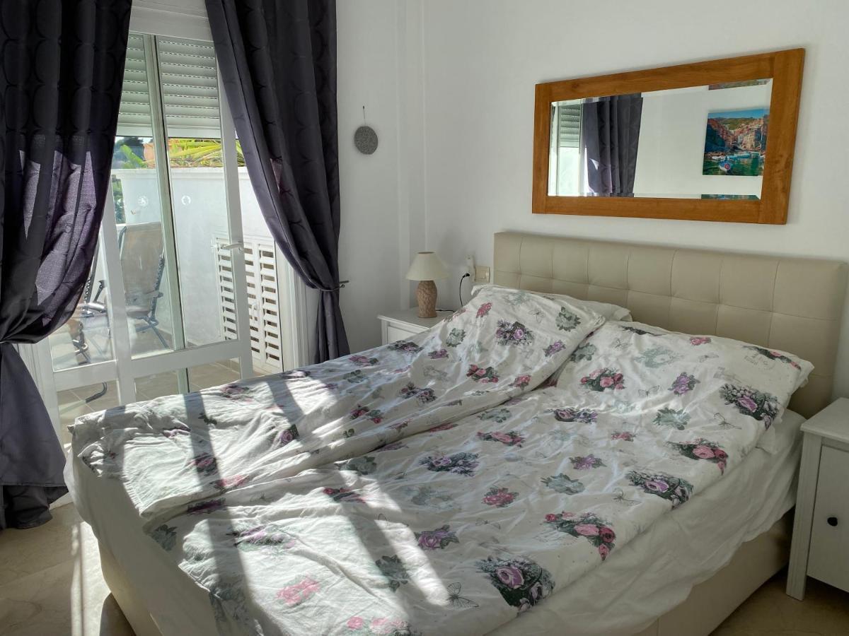 Bahia De Casares Lejlighed Estepona Eksteriør billede