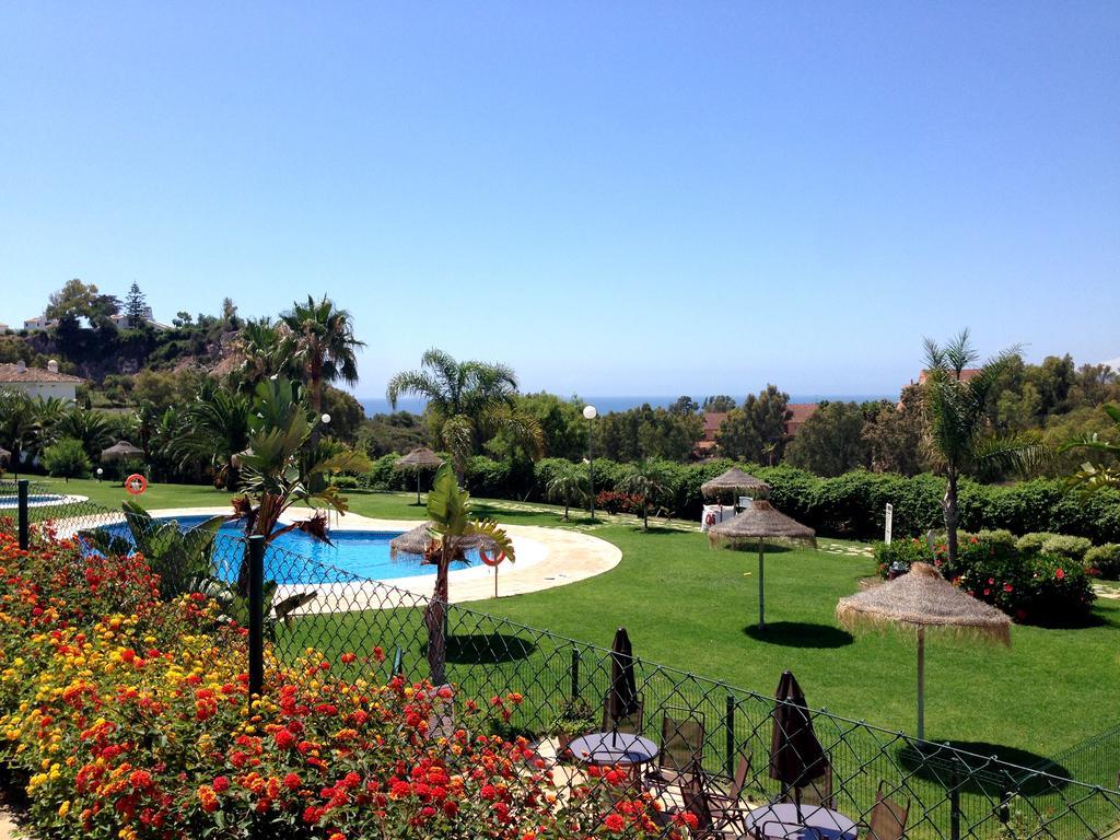Bahia De Casares Lejlighed Estepona Eksteriør billede