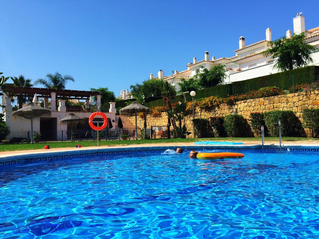 Bahia De Casares Lejlighed Estepona Eksteriør billede