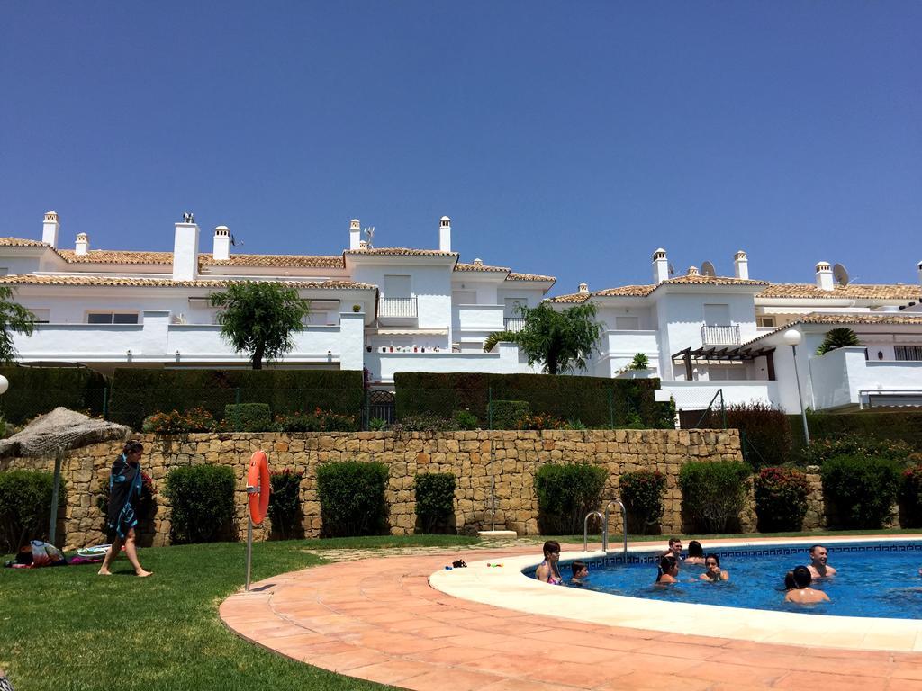 Bahia De Casares Lejlighed Estepona Eksteriør billede